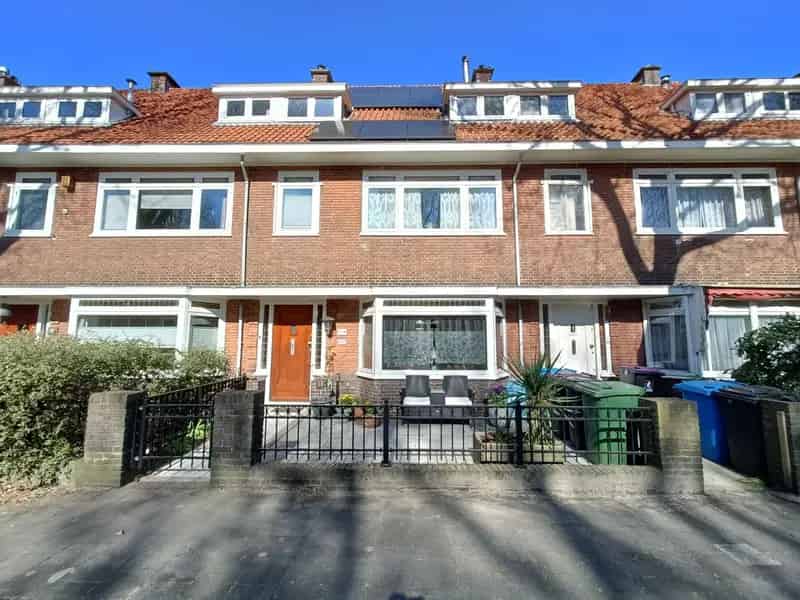 Huis te koop Voorburg: Ruime 4-kamer woning jaren 30 stijl