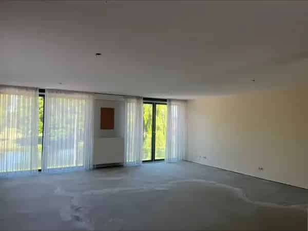 Ruim 5-Kamer Appartement Hoogvliet