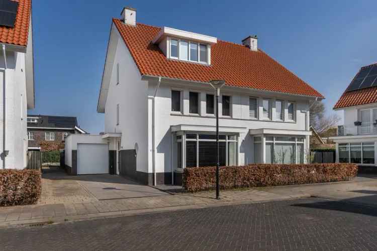 Luxe 5 Slaapkamer 2-1 Kapwoning te Koop in Hedel