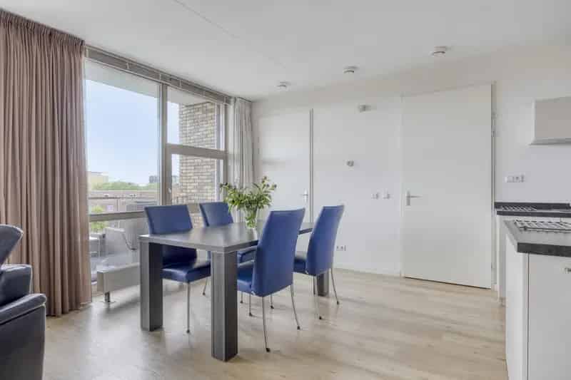 Gelijkvloers 4-kamerappartement Lansingh-Zuid met balkon en parkeerplaats