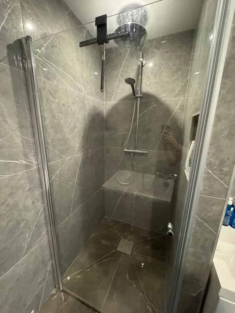 Kamer in ruim appartement nabij Oosterpark tijdelijk te huur