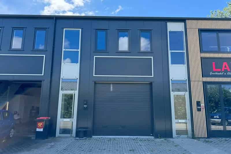 Bedrijfshal te huur Lijnden 106m2