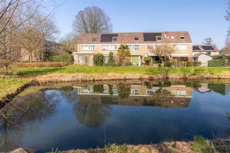 Ruime gezinswoning Vreeswijk 4 slaapkamers luxe badkamer 7 zonnepanelen