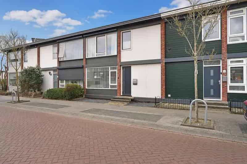 Instapklare woning met diepe tuin en nieuwe keuken