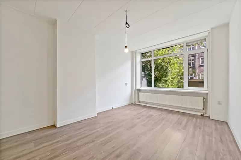 Appartement te koop Rotterdam Zuid: Instapklare benedenwoning met tuin