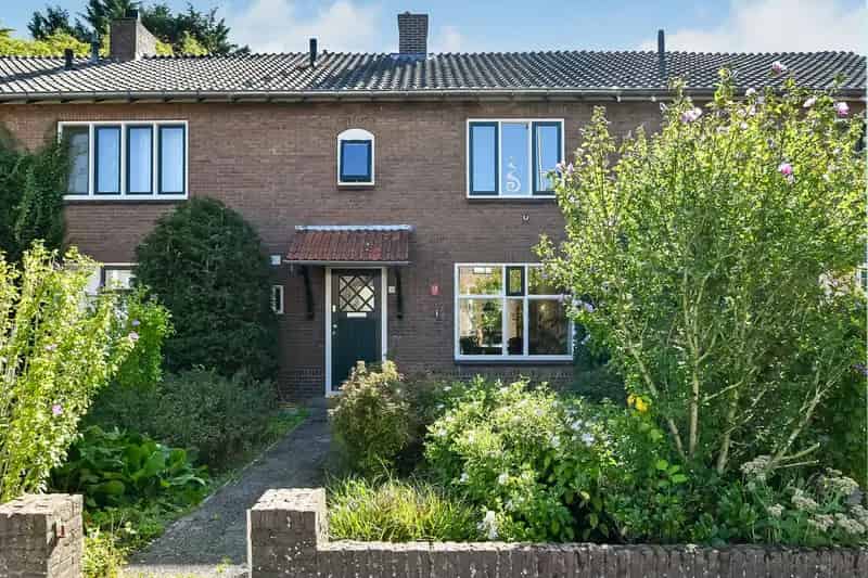 Tussenwoning Elst 112m² 3 slaapkamers Diepe tuin Uitbouwmogelijkheden