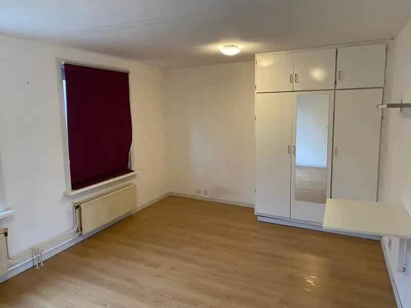 Nieuwe kamer te huur aan de Pastoor van Beurdenstraat nabij Tilburg centrum.