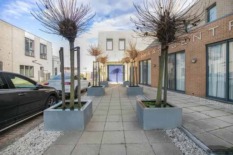 Bedrijfshal te koop Spijkenisse 466m² Showroom Expeditie Koelcel
