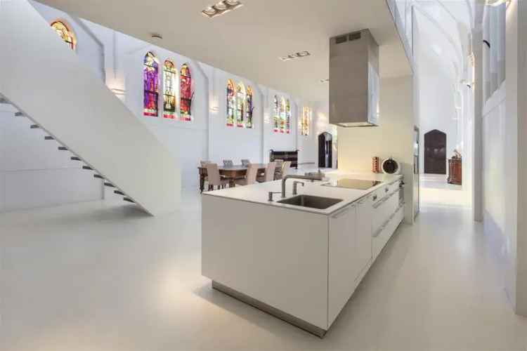 Unieke Loftwoning Utrecht Historische Kapel 250m2
