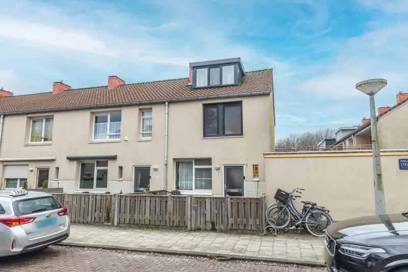 Huis te koop Amsterdam Geuzenveld: Moderne 3 Slaapkamers, 2 Badkamers
