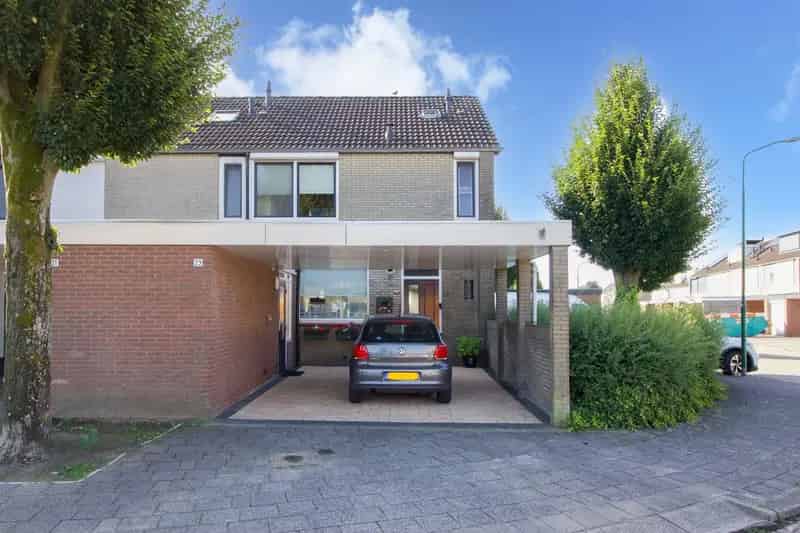 Ruime Hoekwoning Bunschoten-Spakenburg 4 slaapkamers Zuidtuin