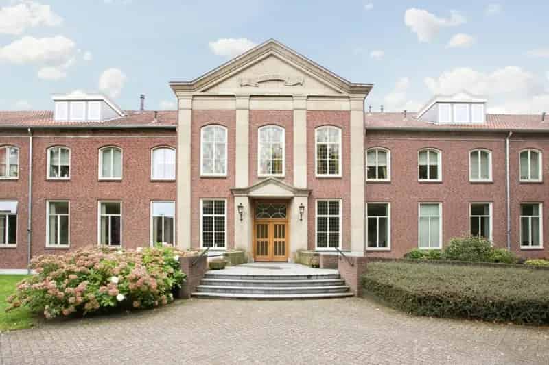 Luxe Penthouse 272m2 Oosterhout 2 Dakterrassen 2 Garages