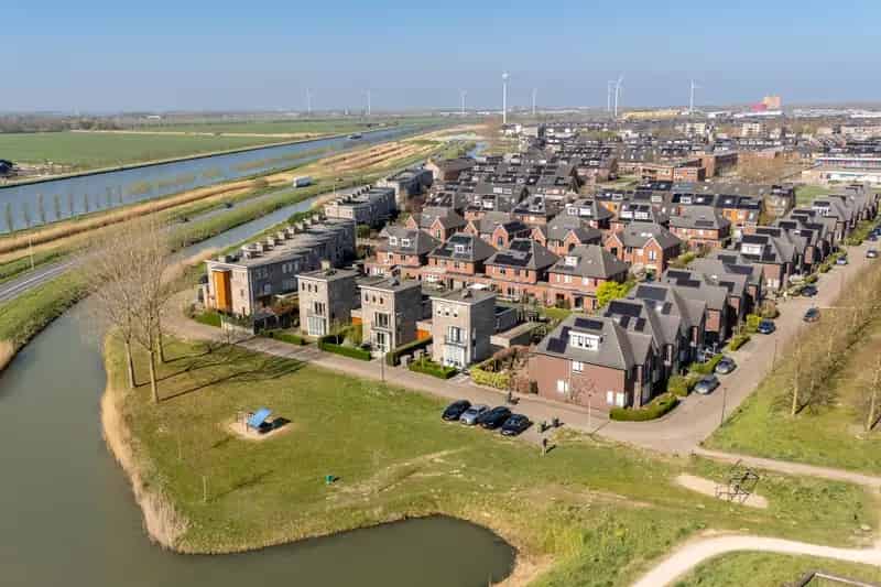 Vrijstaande Villa te koop in Houten Ruime tuin en vrij uitzicht