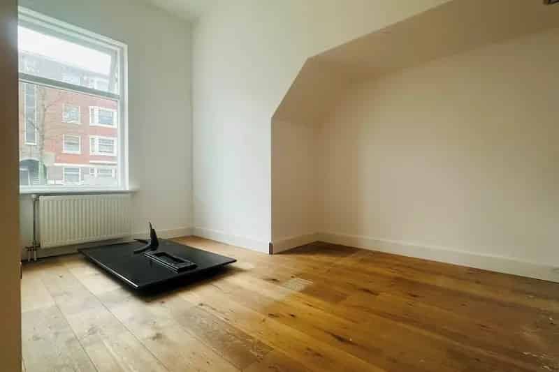 Appartement te koop Den Haag Laakkwartier 3 slaapkamers grote tuin