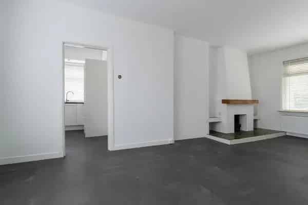 Ruime jaren 30 woning te Haren met 4 slaapkamers en tuin