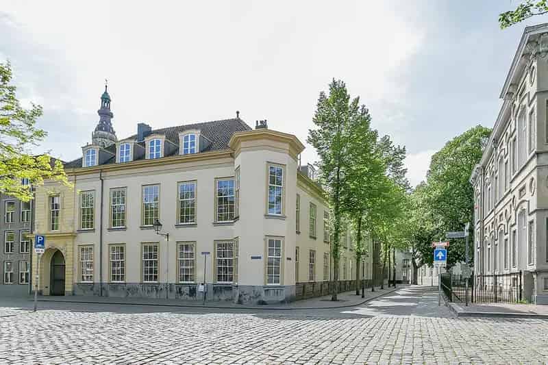 Parkeerplaats Breda Centrum Kasteelplein Te Koop