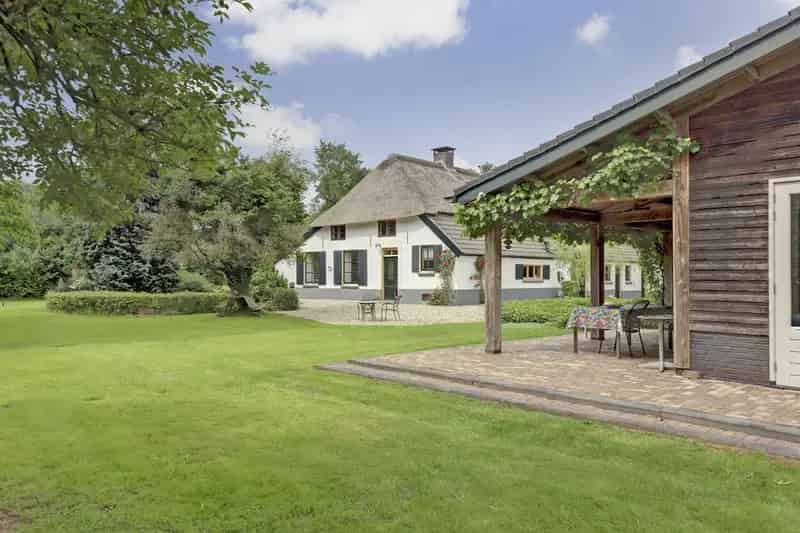 Woonboerderij met Gastenverblijf 6420m² Oud Velp