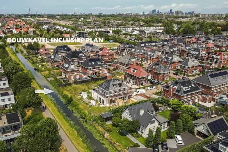 Bouwgrond Rijswijk: Luxe Villa aan Vaarwater