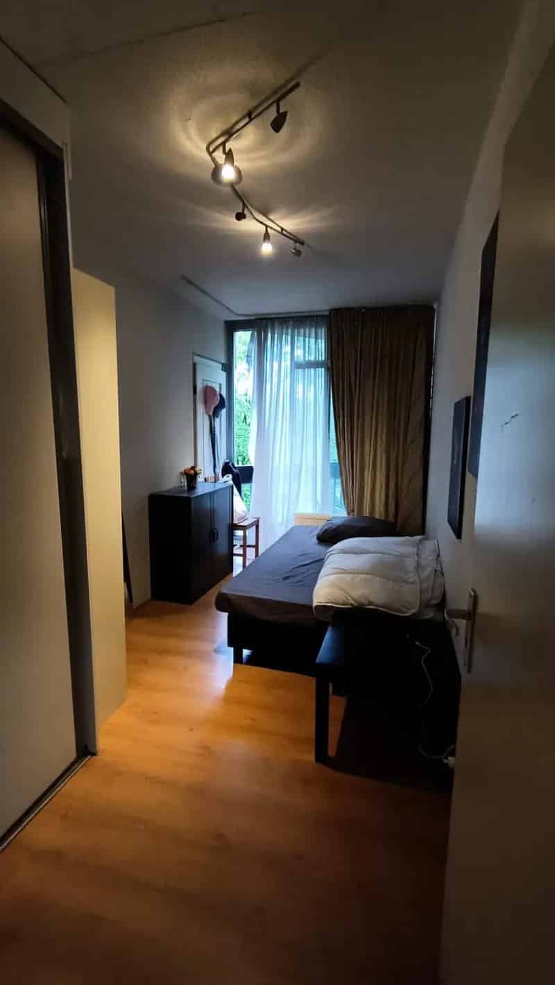 Kamer Schiedam nabij Station Centrum te huur