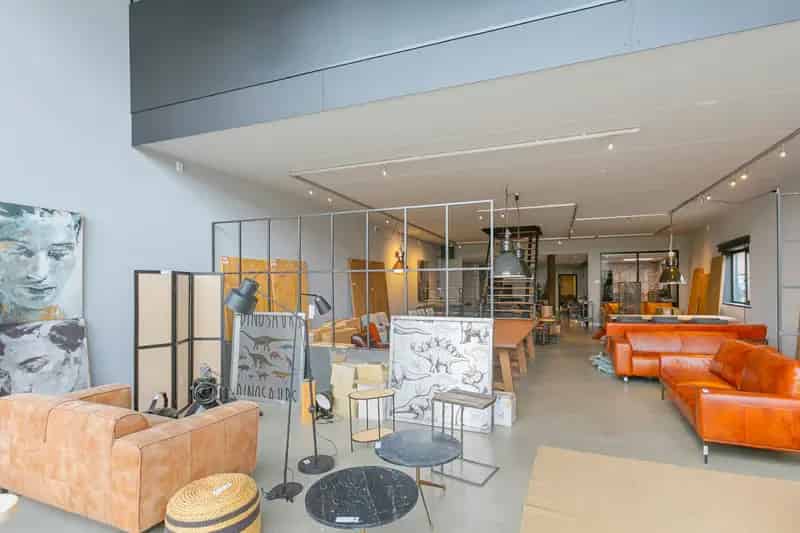 Bedrijfshal Druten 810m2 Showroom Kantoor Parkeergelegenheid