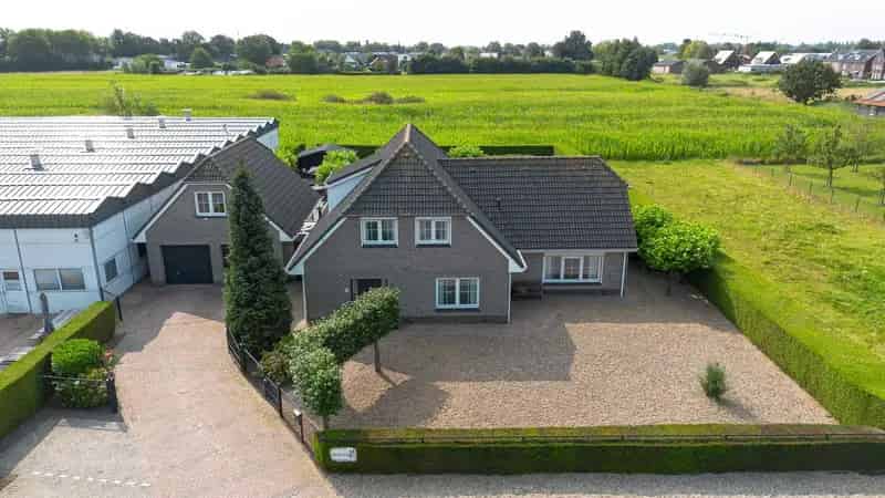 6 Slaapkamers Huis Kerkdriel Ruime Tuin Dubbele Bewoning Garage
