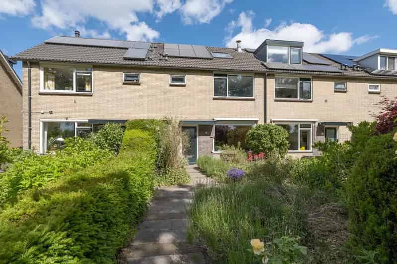 Huis te koop Driebergen: Ruime gezinswoning met 4 slaapkamers en tuin
