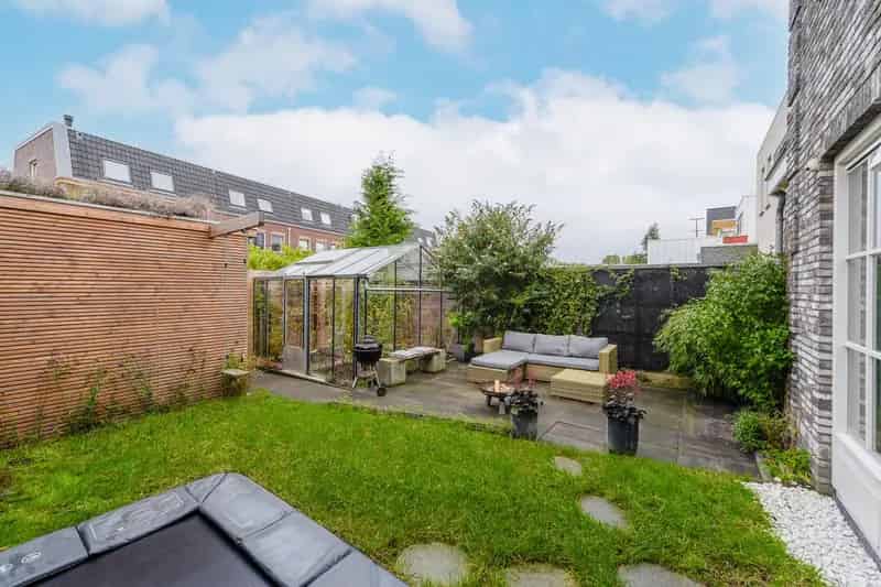 Halfvrijstaand huis Vroondaal 5 slaapkamers Dakterras Tuin