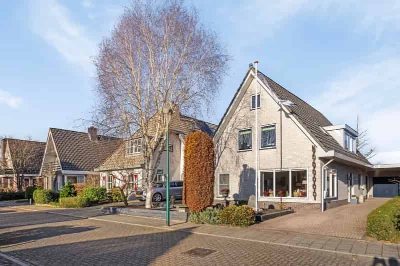 Vrijstaande woning te koop Veenendaal 4 slaapkamers tuin garage