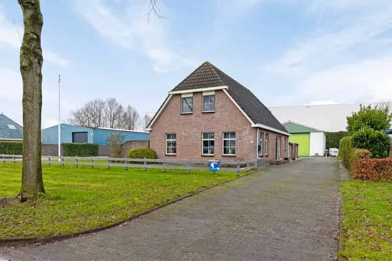 Bedrijfshal Gieten Vrijstaande woning met loods te koop