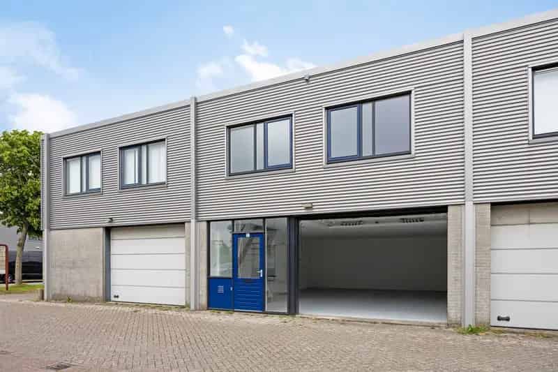 Bedrijfshal te Huur Alkmaar 154m² Opslag Kantoor