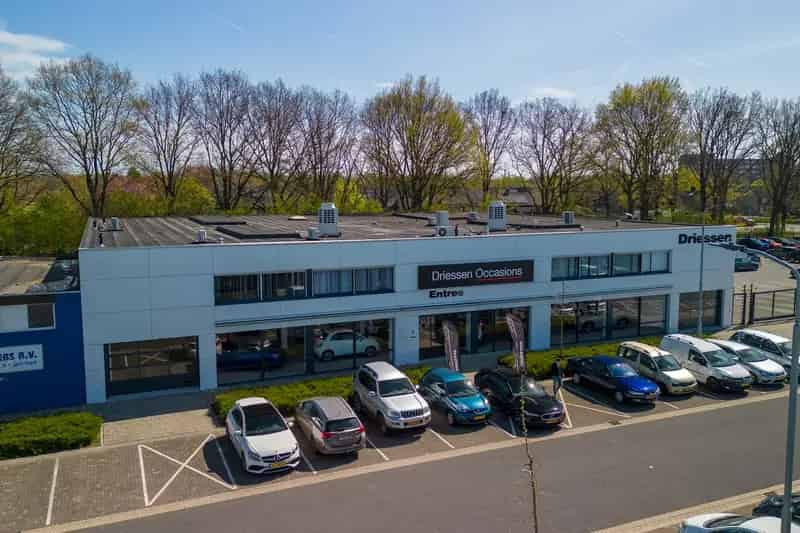 Bedrijfshal Eindhoven te huur: Showroom 2150m² Autowijk
