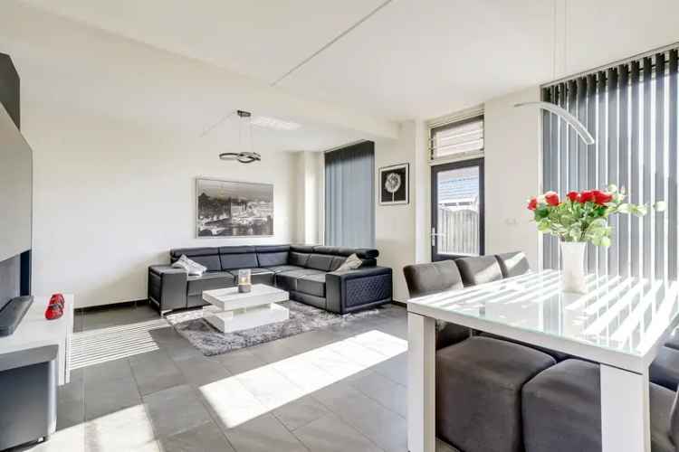 Moderne Eindwoning 3 Slaapkamers Bergschenhoek