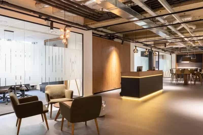 Coworking Ruimte: Moderne Bureaus & Gemeenschappelijke Ruimte