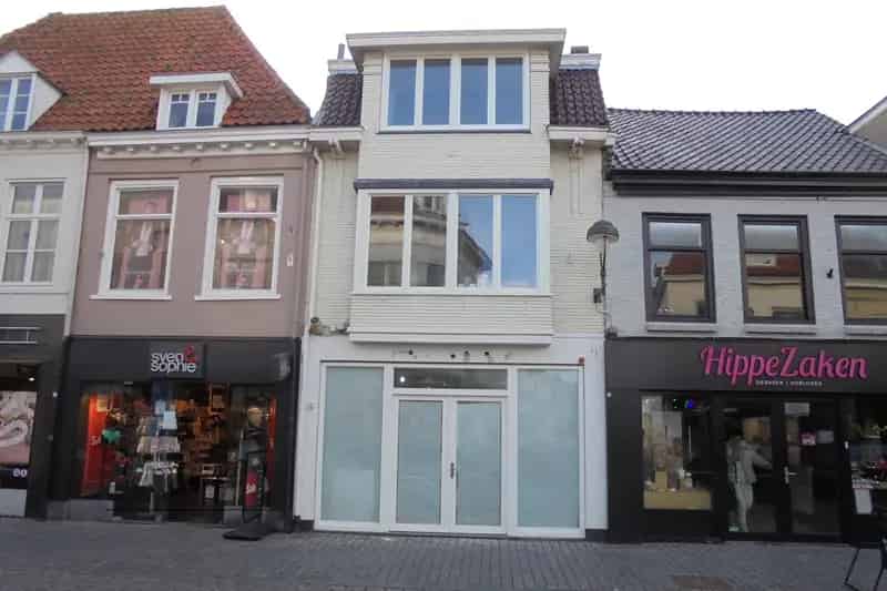 Winkel te huur Bergen op Zoom Centrum 111m²