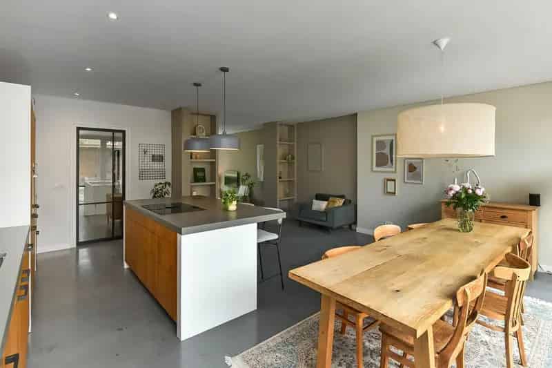 Huis te koop Johan de Wittstraat Elst: Luxe gerenoveerde hoekwoning