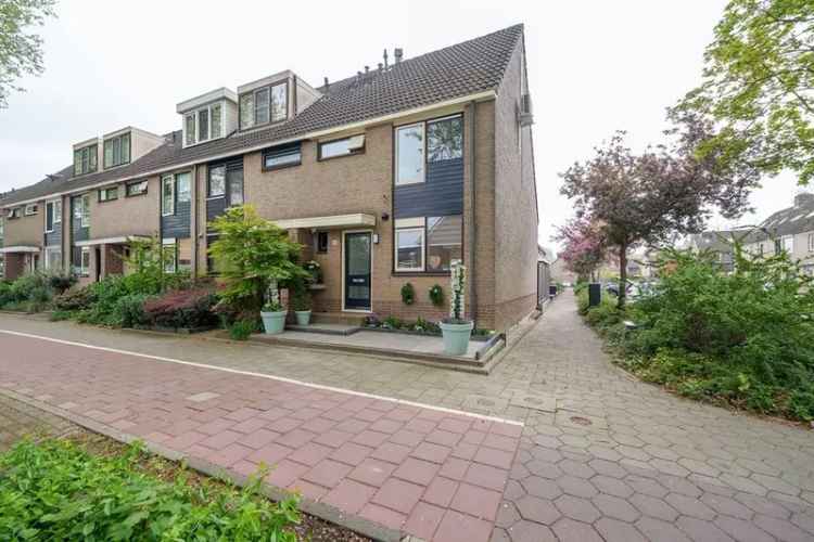 Hoekwoning Zwijndrecht 4 Zonnepanelen Airco Tuin