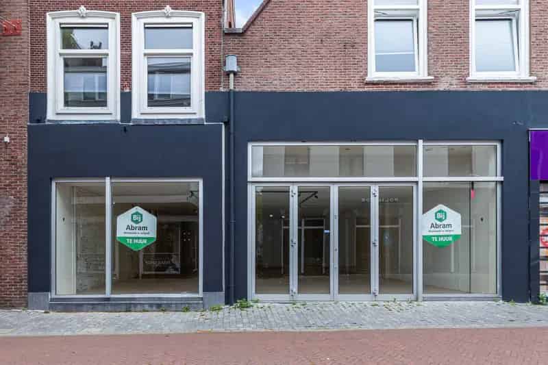 Winkel te Huur Woerden Centrum 230m2 Ruime Etalage