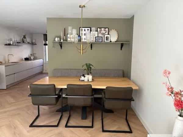 928649 Ruime woning te huur