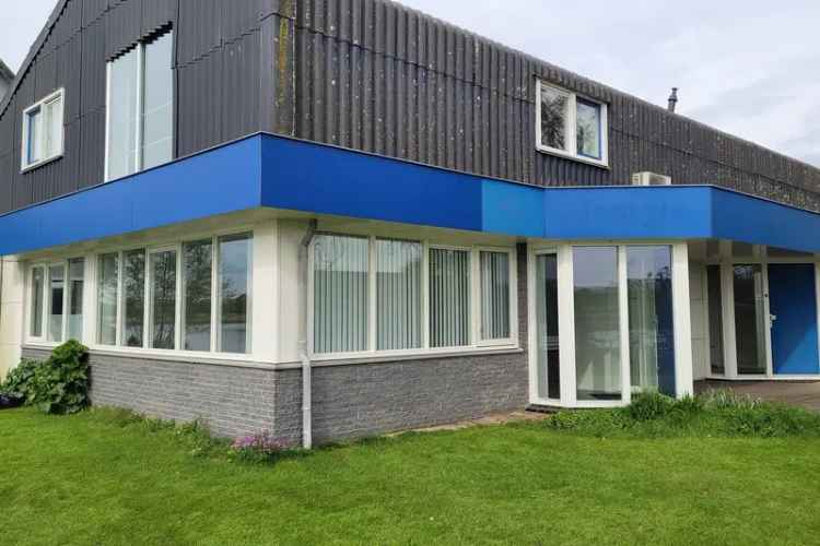 Kantoorruimte Marknesse te huur: Moderne ruimte met uitzicht op het kanaal