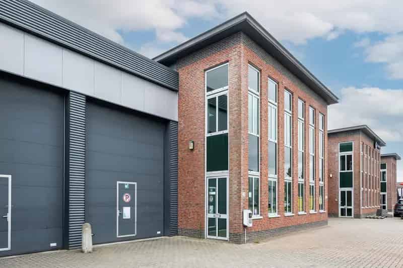 Bedrijfshal te Huur Stellendam: Multifunctioneel 280m2