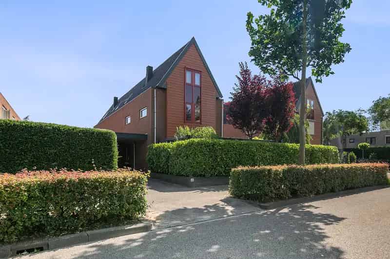 Ruim gezinshuis Heerhugowaard met zonnige tuin en zonnepanelen