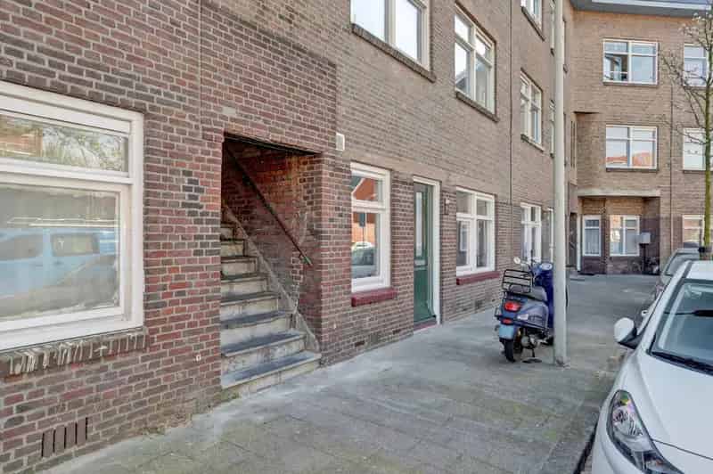 Gererenoveerde 3-kamer benedenwoning met tuin in Den Haag