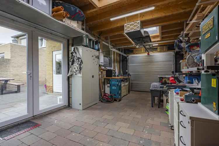 Moderne Tweekapper te Kunrade met Garage en Zonnepanelen