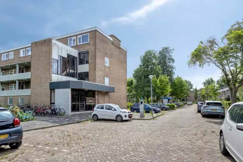 Te Koop: 2 Slaapkamers Maisonnette Nabij Centrum en Station