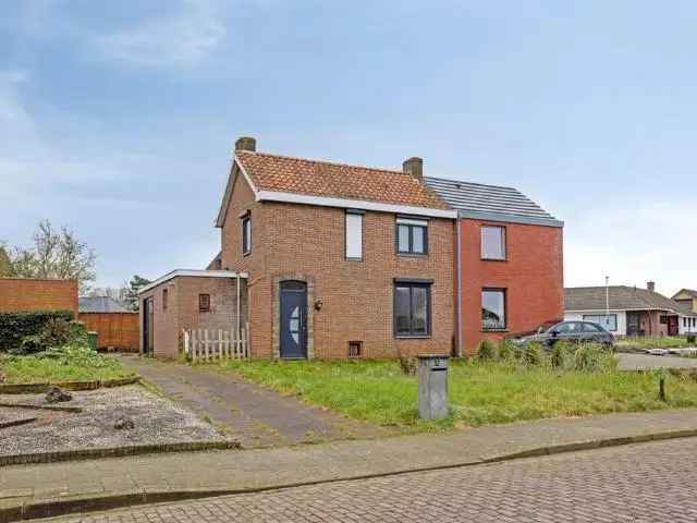 Halfvrijstaande woning met garage Nieuw Namen