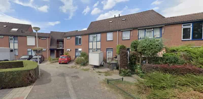Raveland 22: 4 Slaapkamers, Rustige Straat, Nabij Park