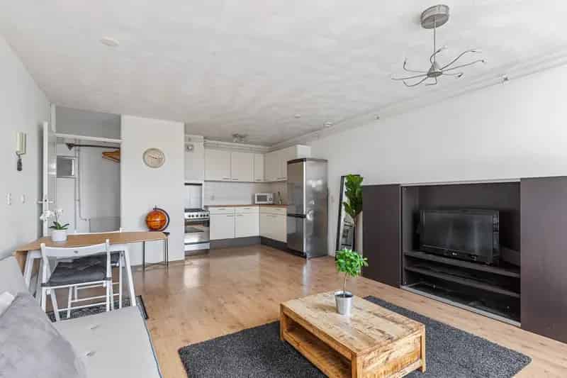 Appartement te koop Amsterdam Wamelplein: 61m2 startersappartement