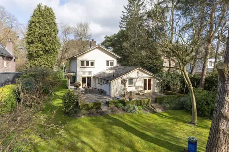 Vrijstaande Villa Bilthoven 5 slaapkamers Grote Tuin