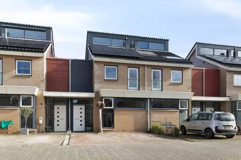 Royale Tweekapper Zoetermeer 4 slaapkamers Zonnepanelen
