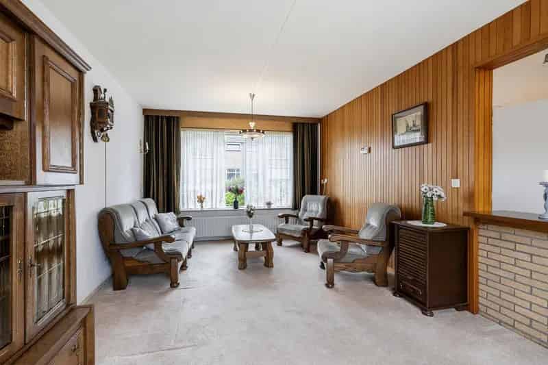 Huis Te Koop , 14, Schoolstraat, Stavenisse, Zeeland